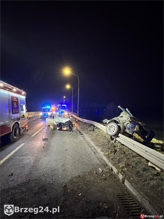 Pisarzowice jeden samochód rozerwany na części