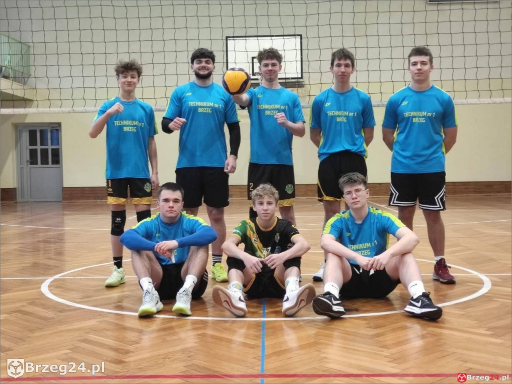 Mistrzowie powiatu w siatkówce, Słowiańska