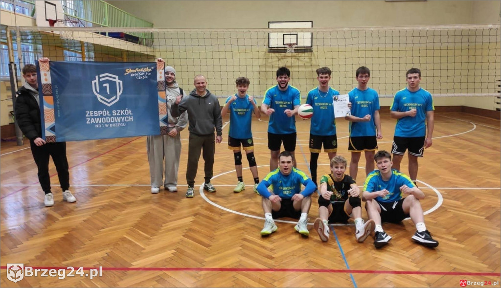 Mistrzowie powiatu w siatkówce, Słowiańska