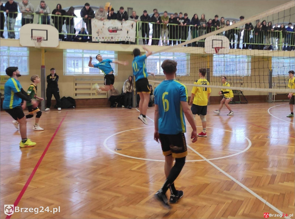 Mistrzowie powiatu w siatkówce, Słowiańska