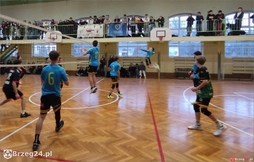 Mistrzowie powiatu w siatkówce, Słowiańska