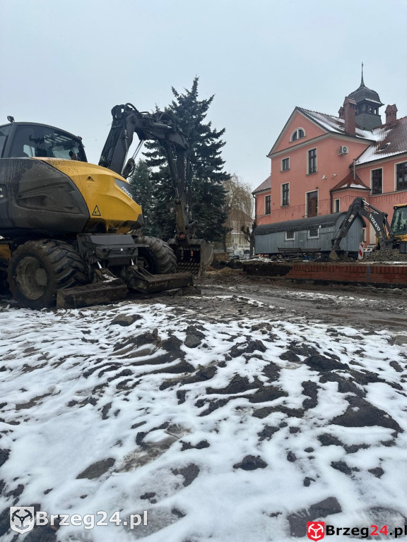 Nowe oświetlenie i 90 miejsc postojowych