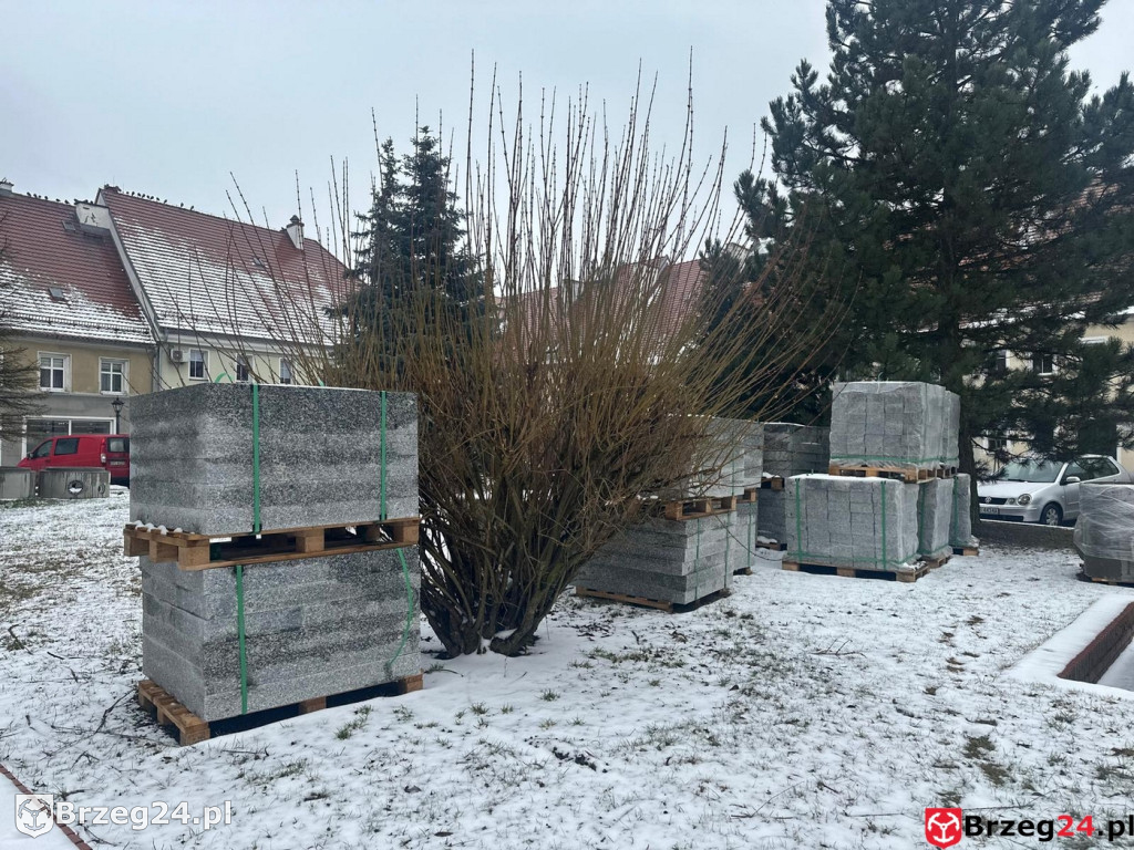 Nowe oświetlenie i 90 miejsc postojowych