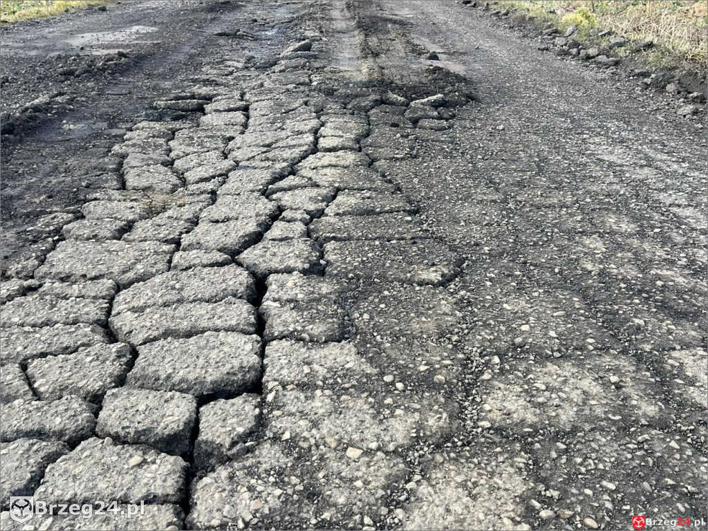 Tak naprawia się  powiatowe drogi