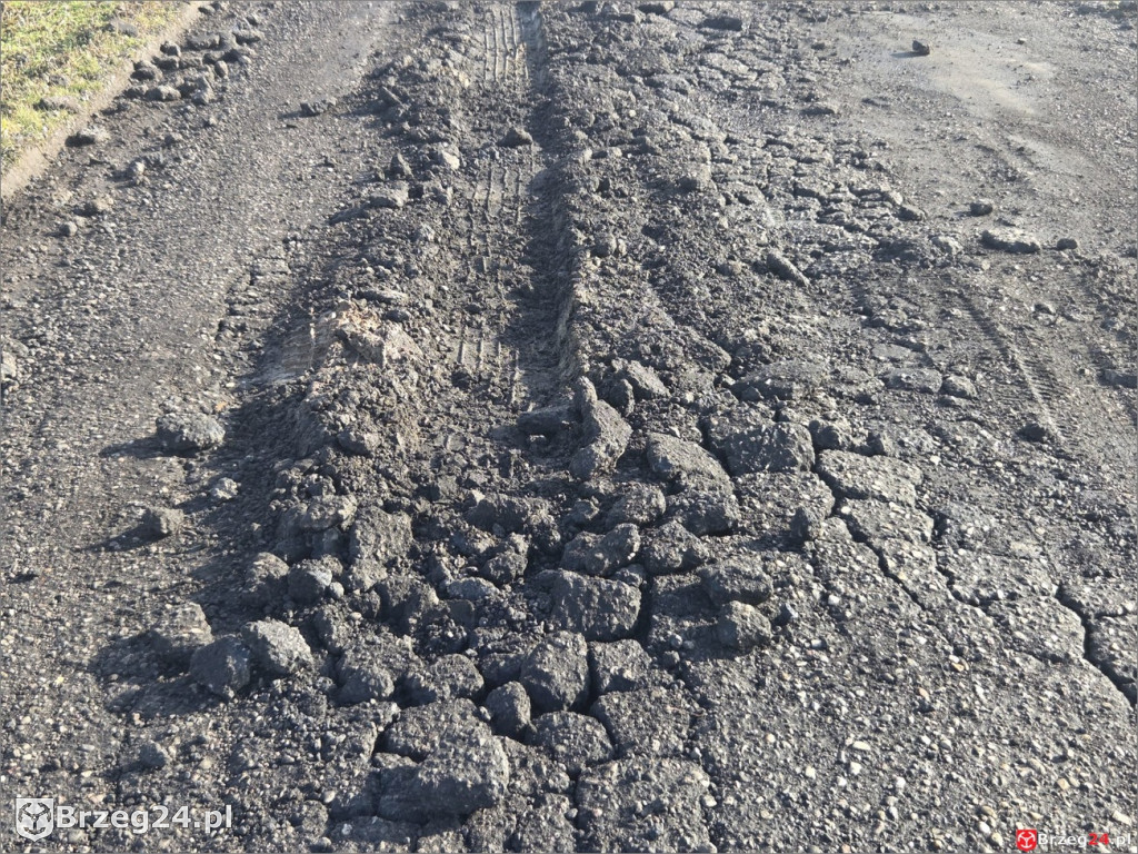 Tak naprawia się  powiatowe drogi