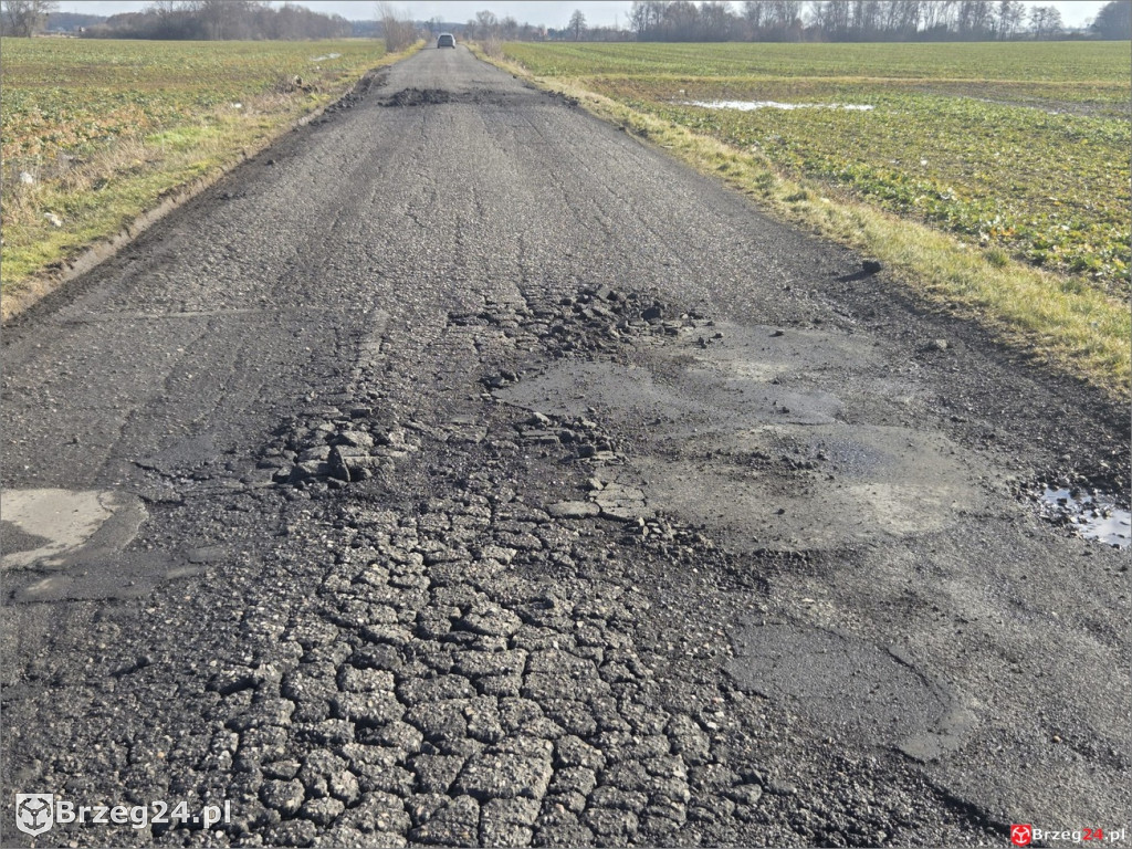 Tak naprawia się  powiatowe drogi