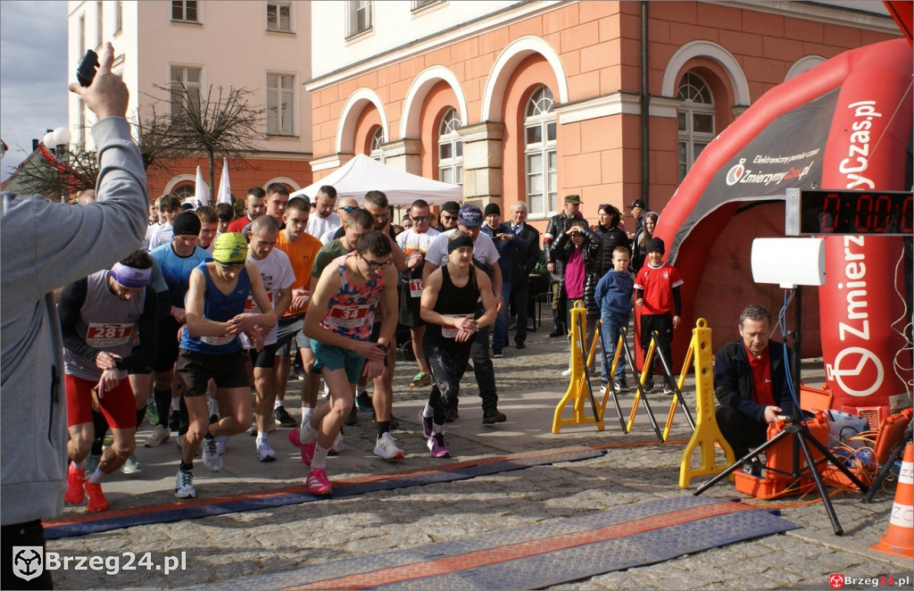 Jubileuszowy Bieg Tropem Wilczym w Grodkowie