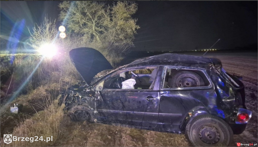 Nocny wypadek na drodze z Lewina do Magnuszowic