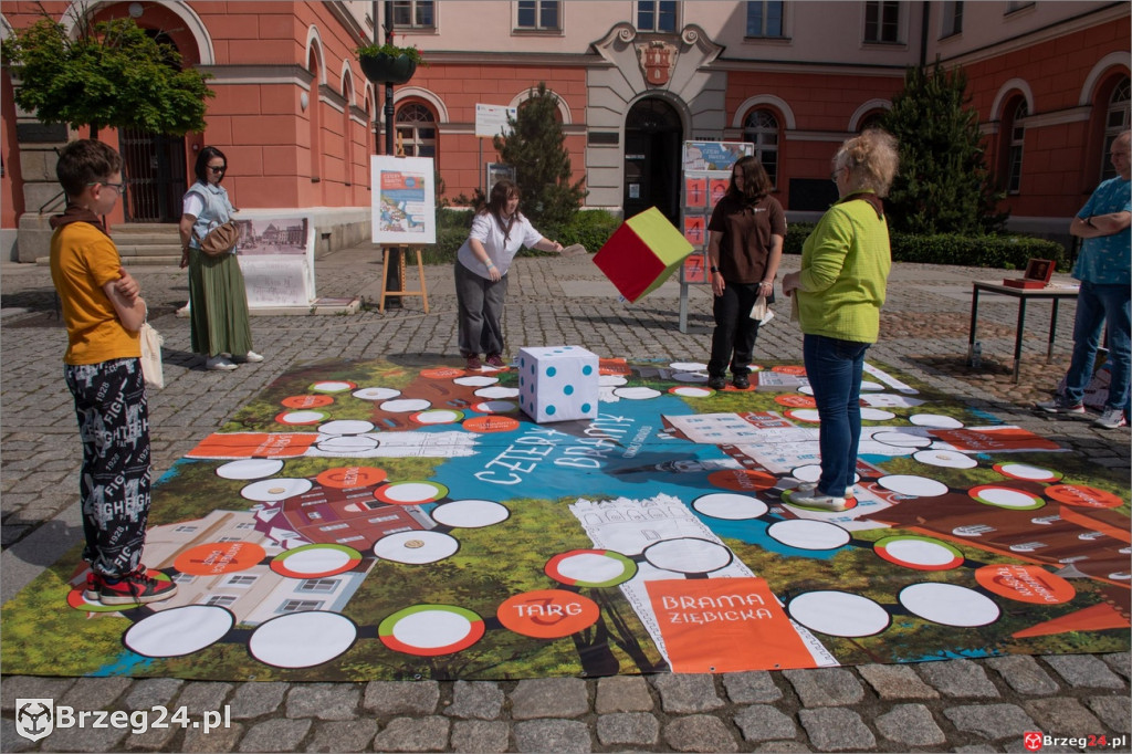 80 lat grodkowskiej biblioteki. Jubileuszowy rok