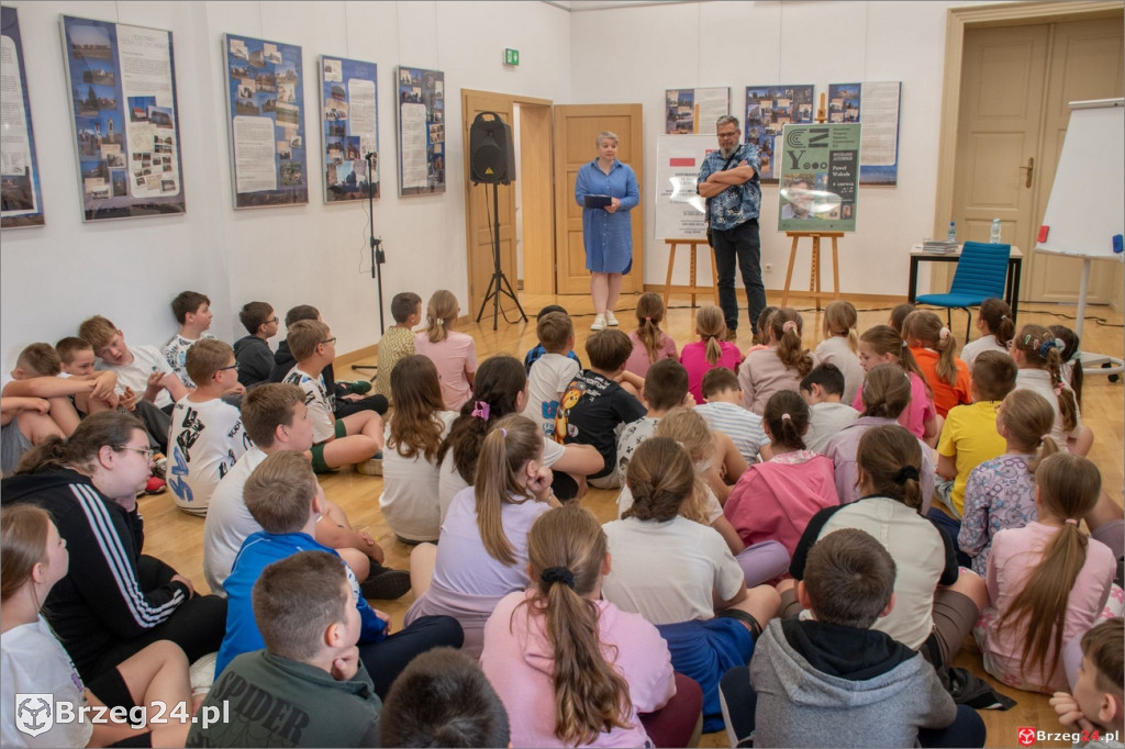 80 lat grodkowskiej biblioteki. Jubileuszowy rok