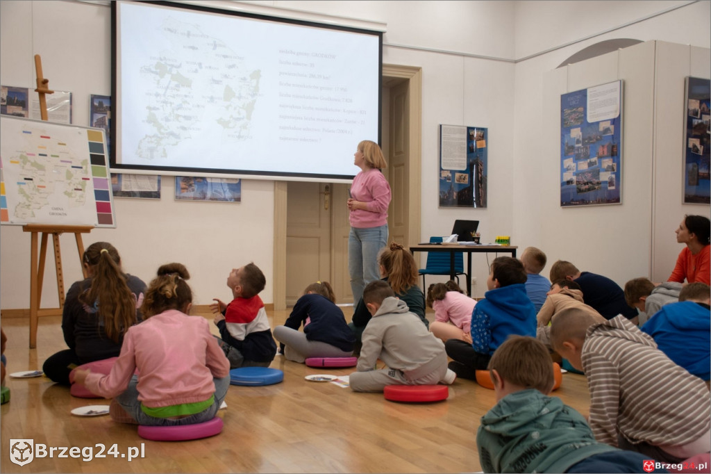 80 lat grodkowskiej biblioteki. Jubileuszowy rok