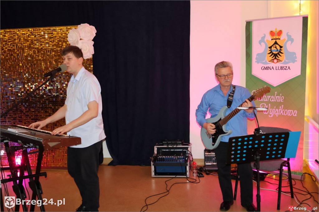 Koncert na Dzień Kobiet  w Lubszy