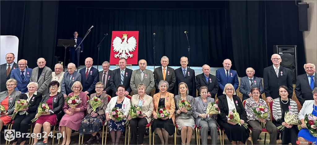 Medale za 50 lat małżeństwa w Lewinie Brzeskim