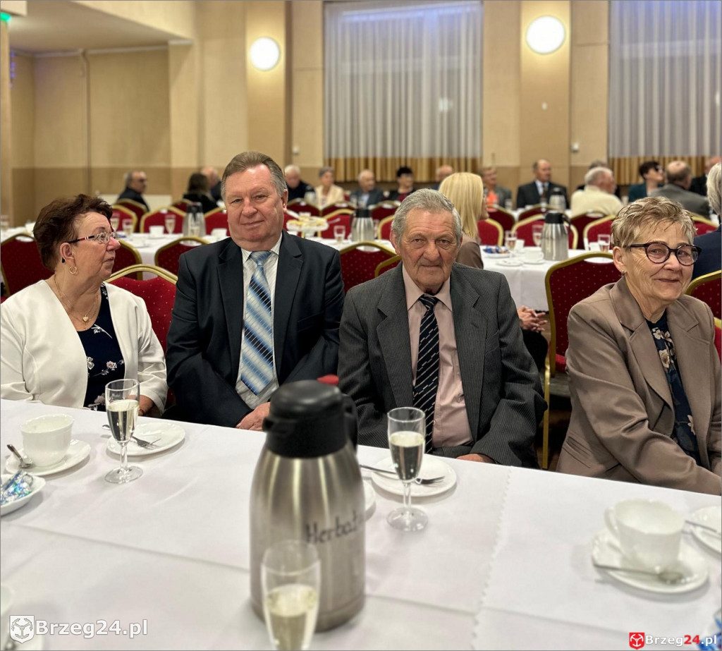 Medale za 50 lat małżeństwa w Lewinie Brzeskim