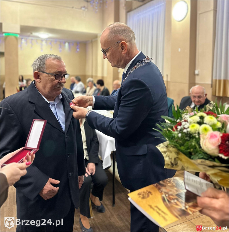 Medale za 50 lat małżeństwa w Lewinie Brzeskim