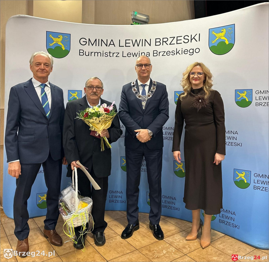 Medale za 50 lat małżeństwa w Lewinie Brzeskim