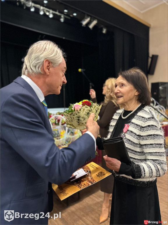 Medale za 50 lat małżeństwa w Lewinie Brzeskim