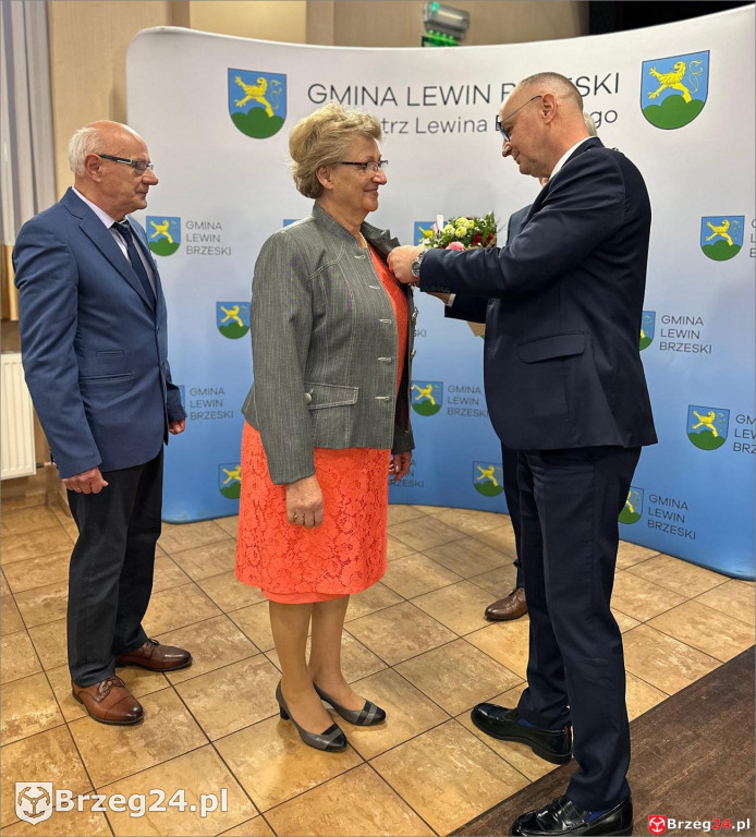 Medale za 50 lat małżeństwa w Lewinie Brzeskim