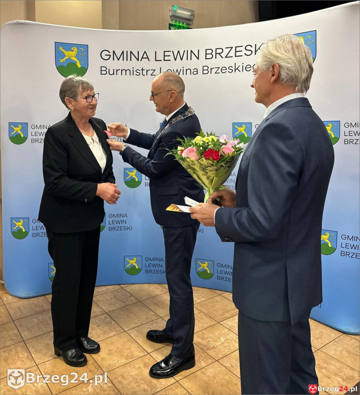 Medale za 50 lat małżeństwa w Lewinie Brzeskim