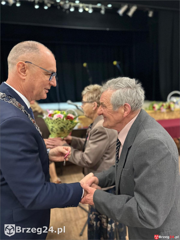 Medale za 50 lat małżeństwa w Lewinie Brzeskim