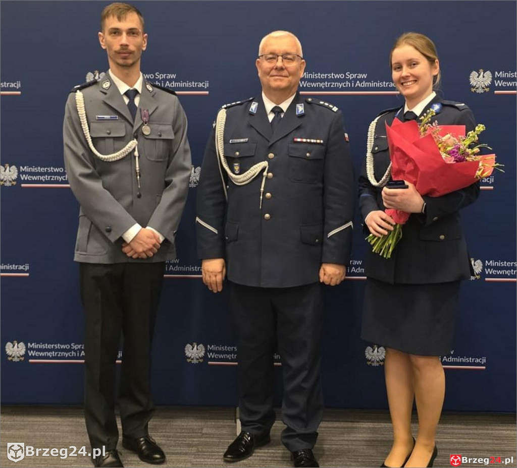 Brzescy policjanci z odznaczeniem za bohaterstwo