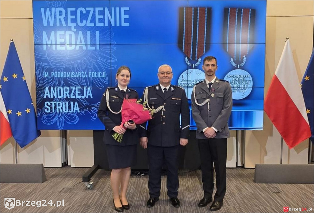 Brzescy policjanci z odznaczeniem za bohaterstwo