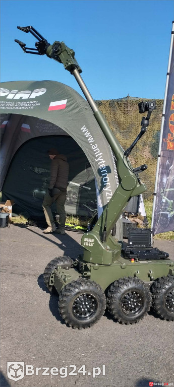 Uczniowie z Olszanki w koszarach