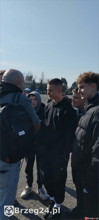 Uczniowie z Olszanki w koszarach