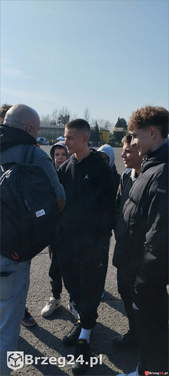 Uczniowie z Olszanki w koszarach