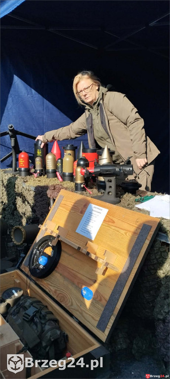 Uczniowie z Olszanki w koszarach