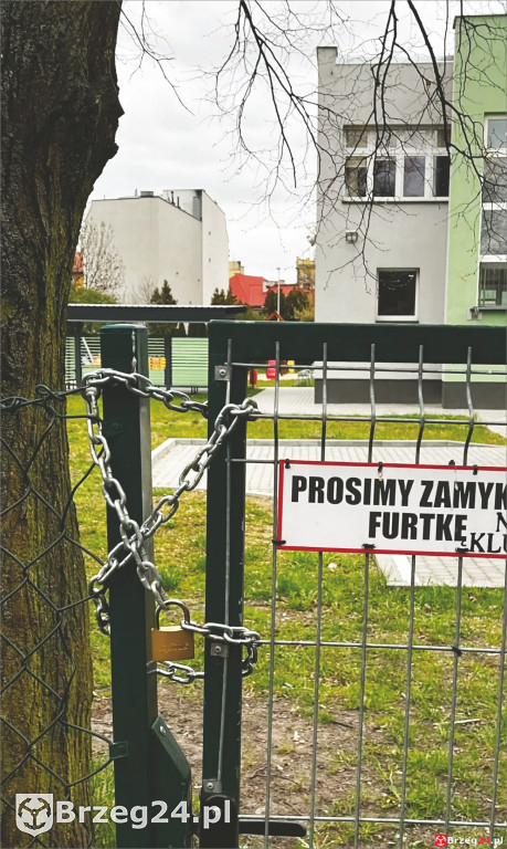 W nocy jasno jak w dzień i zamknięte boisko