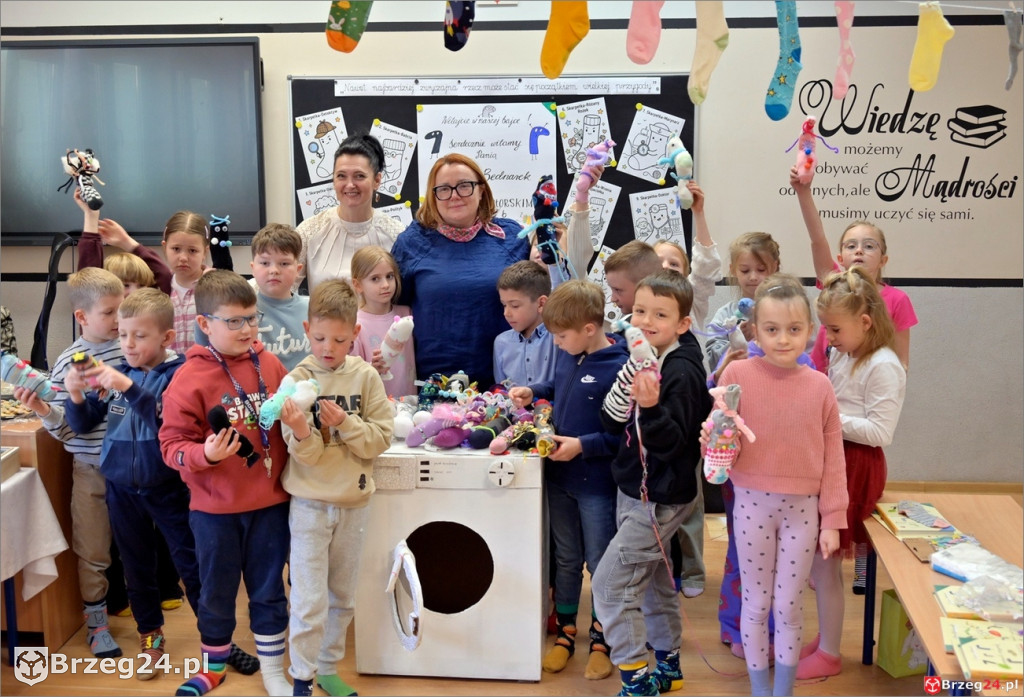 Skarpetki ożyły w brzeskiej „Ósemce