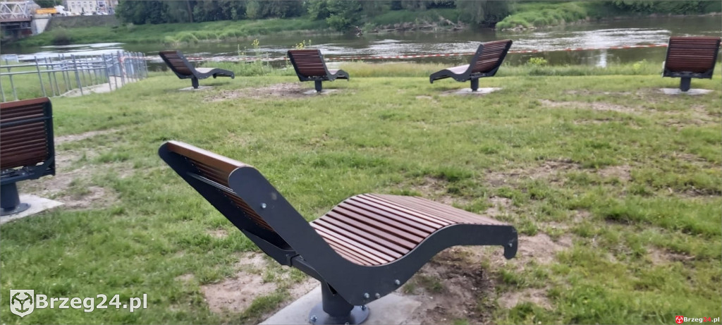 Marina. Zrobili, rozebrali, teraz stawiają znowu