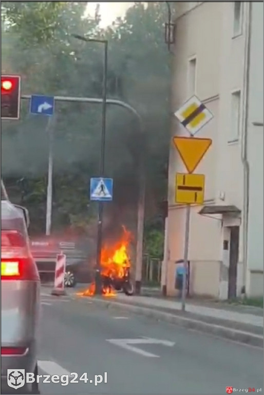 Płonący motor widmo w centrum Brzegu