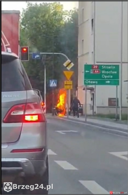 Płonący motor widmo w centrum Brzegu