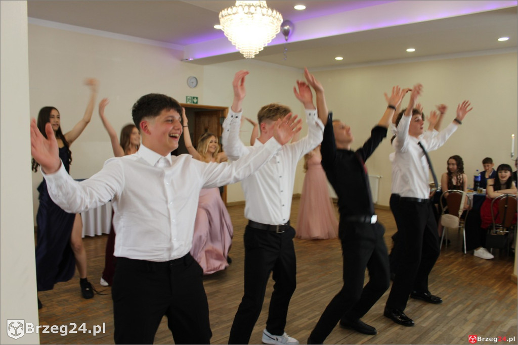 Wyjątkowy Bal Ósmoklasisty w PSP Olszanka