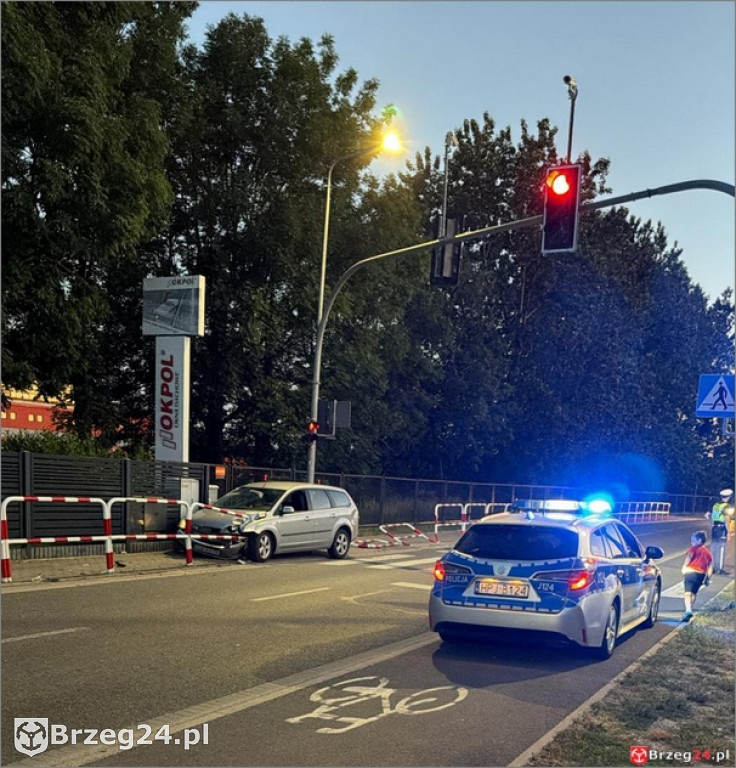 Rozbił auto i uciekł