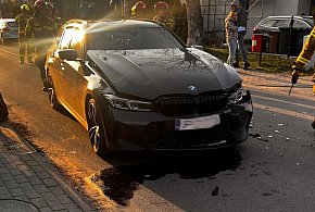 Zderzenie BMW i Renault w Skarbimierzu-Osiedlu. Dwie osoby ranne