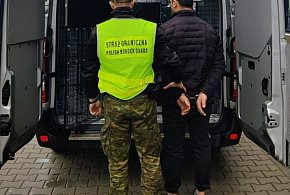 Kradzieże i narkotyki. Trzech cudzoziemców z decyzją o wydaleniu