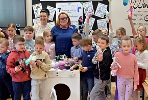 Skarpetki ożyły w brzeskiej „Ósemce”. Niezwykłe spotkanie z autorką