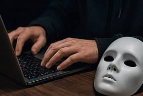 Seniorka straciła 114 tysięcy złotych. Uwierzyła fałszywemu doradcy