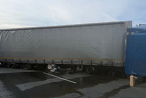 Paraliż na A4 pod Brzegiem. Trwa akcja po kolizji ciężarówki