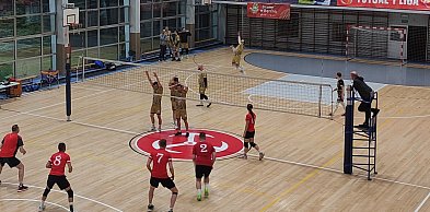 Mocne Granie bez porażki, Grabarze na czele. Sportowe emocje w Brzegu