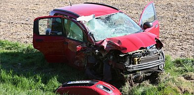 Fiat panda i ciężarówka. 80-latka doprowadziła do czołowego zderzenia