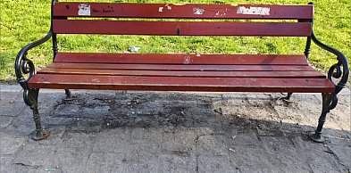 Ławki, których nie ma.  Felieton o pomysłach i rzeczywistości