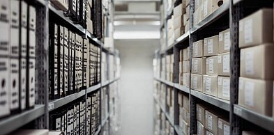 Jakie akcesoria ułatwiają ręczne przemieszczanie ciężkich ładunków?