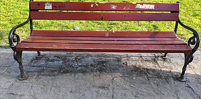 Ławki, których nie ma.  Felieton o pomysłach i rzeczywistości