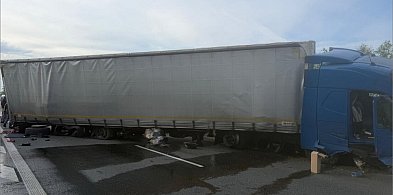 Paraliż na A4 pod Brzegiem. Trwa akcja po kolizji ciężarówki