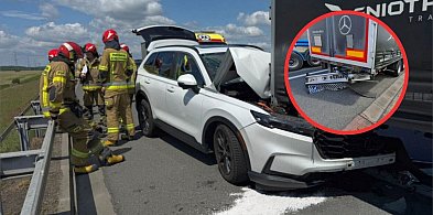 Wypadek na A4 pod Jankowicami. Zderzenie osobówki z ciężarówką