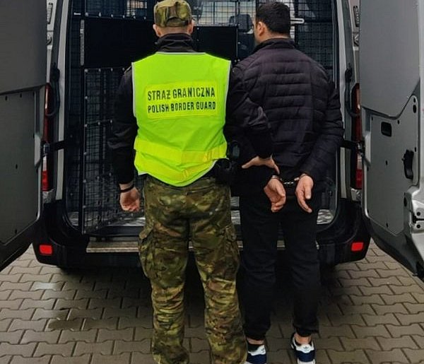 Kradzieże i narkotyki. Trzech cudzoziemców z decyzją o wydaleniu